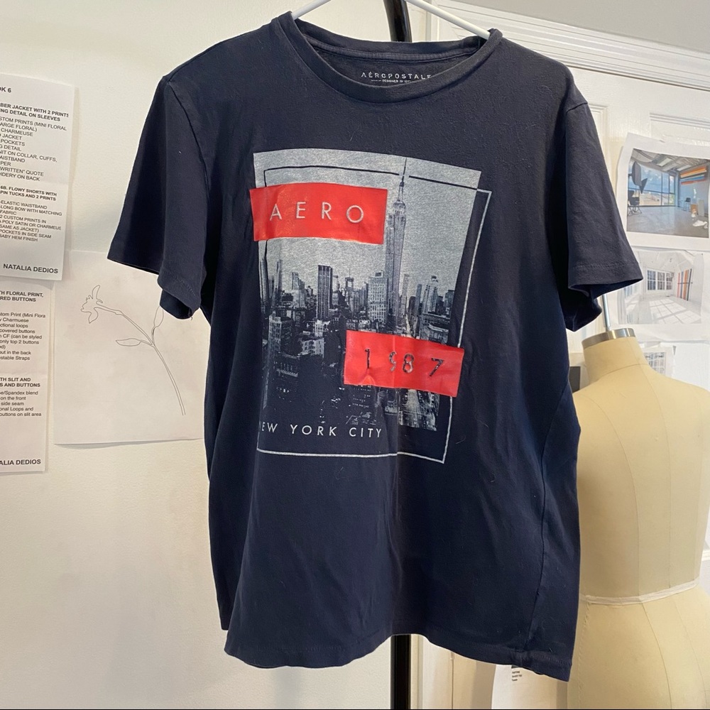 Aeropostale T shirt Mens size M Color: Navy with grey and red NYC graphic
